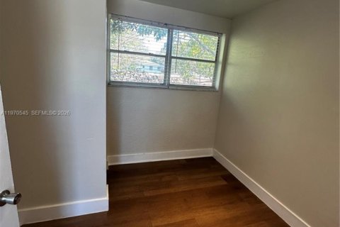 Villa ou maison à louer à Miami, Floride: 3 chambres, 158.86 m2 № 2031294 - photo 10