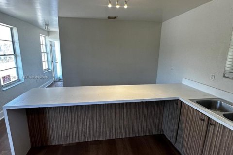 Villa ou maison à louer à Miami, Floride: 3 chambres, 158.86 m2 № 2031294 - photo 26