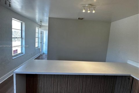 Villa ou maison à louer à Miami, Floride: 3 chambres, 158.86 m2 № 2031294 - photo 28