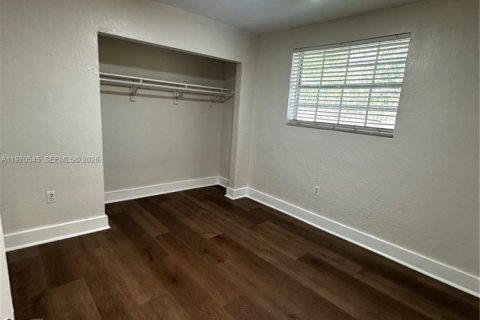 Villa ou maison à louer à Miami, Floride: 3 chambres, 158.86 m2 № 2031294 - photo 14