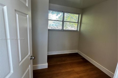 Villa ou maison à louer à Miami, Floride: 3 chambres, 158.86 m2 № 2031294 - photo 9