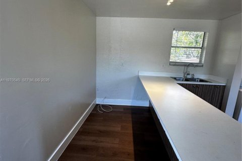 Villa ou maison à louer à Miami, Floride: 3 chambres, 158.86 m2 № 2031294 - photo 5