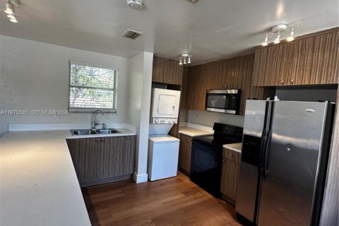 Villa ou maison à louer à Miami, Floride: 3 chambres, 158.86 m2 № 2031294 - photo 4