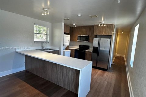 Villa ou maison à louer à Miami, Floride: 3 chambres, 158.86 m2 № 2031294 - photo 6