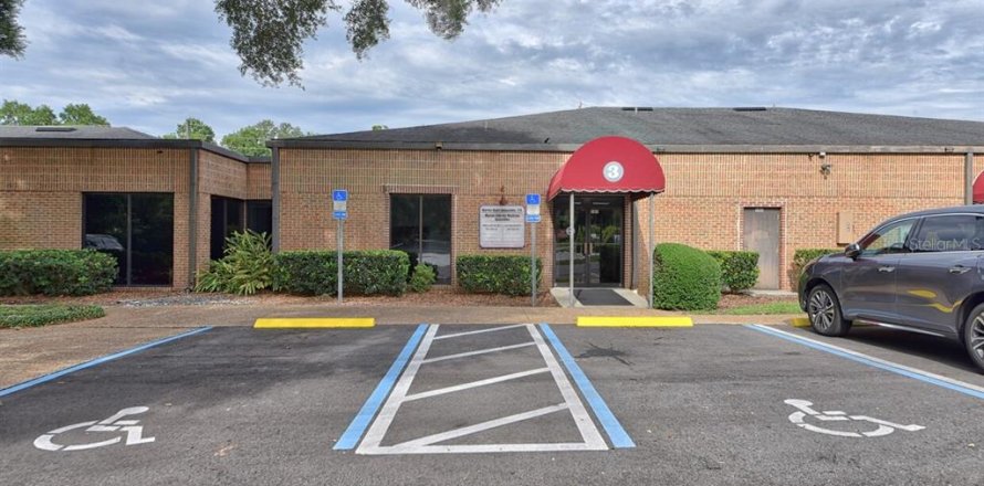 Immobilier commercial à Ocala, Floride 1553.14 m2 № 2195211