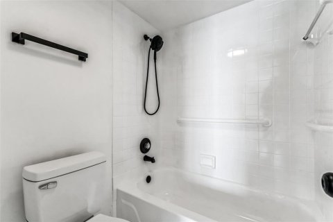 Купить кондоминиум в Сент-Питерсберг, Флорида 3 комнаты, 72.46м2, № 1308259 - фото 25