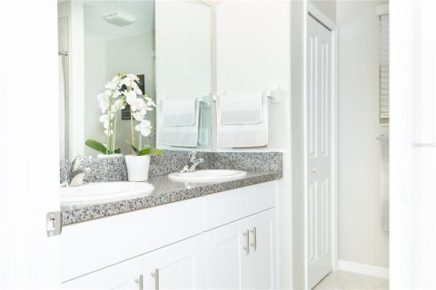 Casa en alquiler en Tampa, Florida, 4 dormitorios, 167.69 m2 № 1910508 - foto 16