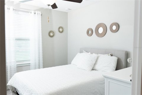 Casa en alquiler en Tampa, Florida, 4 dormitorios, 167.69 m2 № 1910508 - foto 18