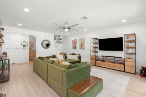 House in Parkland, Florida 4 bedrooms, 313.27 sq.m. № 2049568 - photo 22