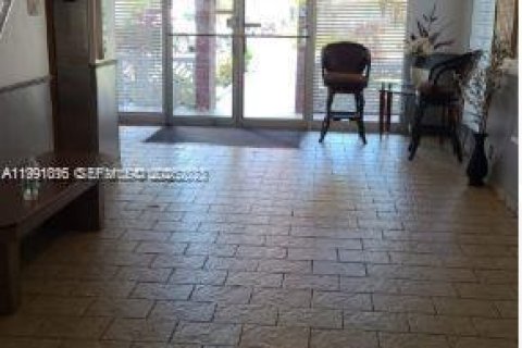 Condominio en alquiler en Lauderhill, Florida, 1 dormitorio, 86.21 m2 № 2057359 - foto 29