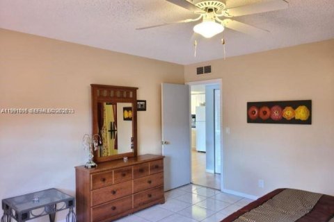 Condominio en alquiler en Lauderhill, Florida, 1 dormitorio, 86.21 m2 № 2057359 - foto 23