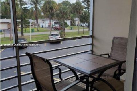 Condominio en alquiler en Lauderhill, Florida, 1 dormitorio, 86.21 m2 № 2057359 - foto 19