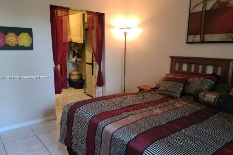 Condominio en alquiler en Lauderhill, Florida, 1 dormitorio, 86.21 m2 № 2057359 - foto 20
