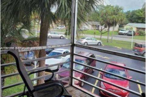 Condominio en alquiler en Lauderhill, Florida, 1 dormitorio, 86.21 m2 № 2057359 - foto 18