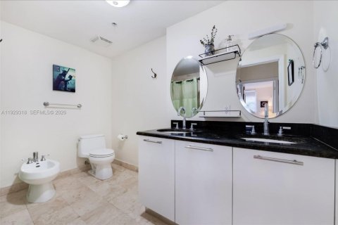 Copropriété à louer à Miami, Floride: 1 chambre, 73.39 m2 № 2000257 - photo 12