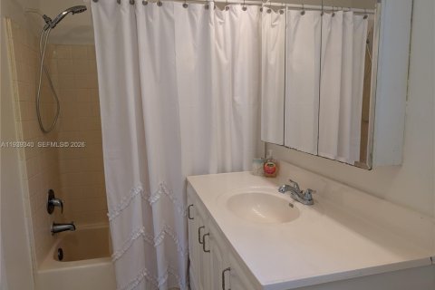 Villa ou maison à louer à Dania Beach, Floride: 3 chambres, 100.89 m2 № 1997225 - photo 19