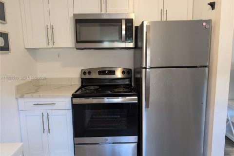 Villa ou maison à louer à Dania Beach, Floride: 3 chambres, 100.89 m2 № 1997225 - photo 16