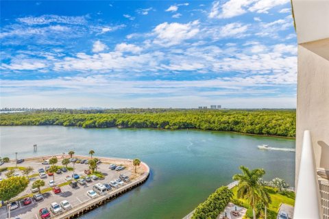 Condo in Sunny Isles Beach, Florida, 1 bedroom  № 2080272