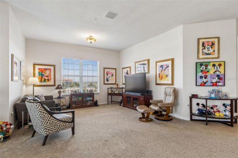 Condo in Seminole, Florida, 2 bedrooms  № 2214738 - photo 9