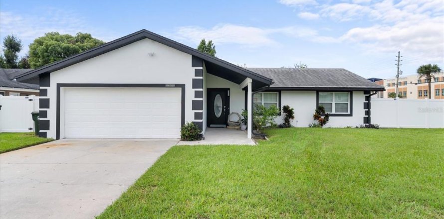 Villa ou maison à Kissimmee, Floride 3 chambres, 108.51 m2 № 2381179