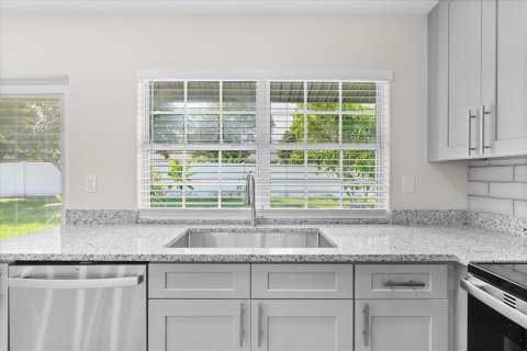 Villa ou maison à louer à Kissimmee, Floride: 3 chambres, 108.51 m2 № 2381179 - photo 21