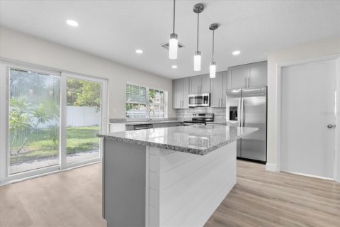 Villa ou maison à louer à Kissimmee, Floride: 3 chambres, 108.51 m2 № 2381179 - photo 15