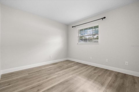 Villa ou maison à louer à Kissimmee, Floride: 3 chambres, 108.51 m2 № 2381179 - photo 7