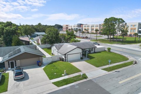 Villa ou maison à louer à Kissimmee, Floride: 3 chambres, 108.51 m2 № 2381179 - photo 3