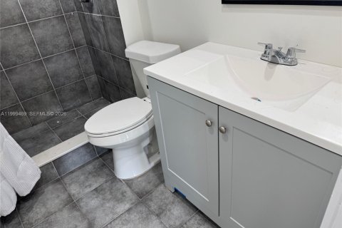 Condo in Miami, Florida, 2 bedrooms  № 2066622 - photo 10