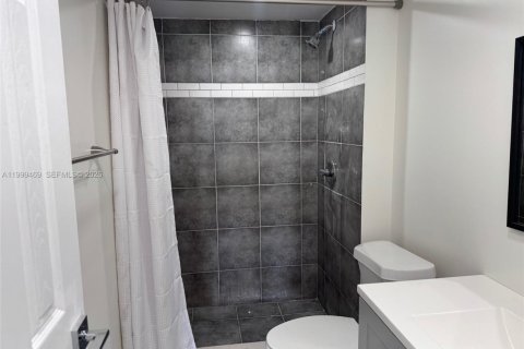 Condo in Miami, Florida, 2 bedrooms  № 2066622 - photo 8