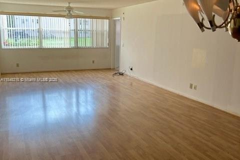 Condo in Sunrise, Florida, 2 bedrooms  № 1848930 - photo 12