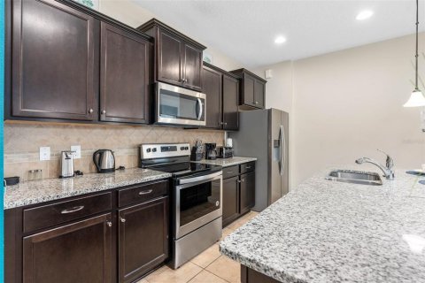 Villa ou maison à vendre à Kissimmee, Floride: 6 chambres, 291.9 m2 № 2305889 - photo 8