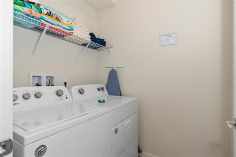 Villa ou maison à vendre à Kissimmee, Floride: 6 chambres, 291.9 m2 № 2305889 - photo 19