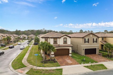 Villa ou maison à vendre à Kissimmee, Floride: 6 chambres, 291.9 m2 № 2305889 - photo 2