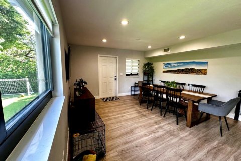 Casa en venta en Miami, Florida, 4 dormitorios, 203.55 m2 № 1966731 - foto 25