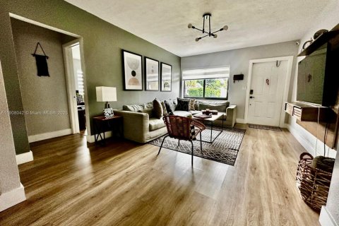 Casa en venta en Miami, Florida, 4 dormitorios, 203.55 m2 № 1966731 - foto 4