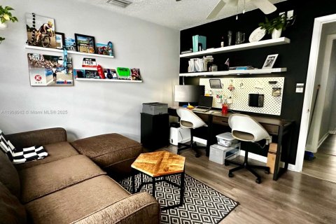 Casa en venta en Miami, Florida, 4 dormitorios, 203.55 m2 № 1966731 - foto 19