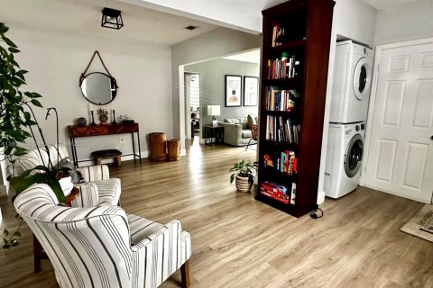 Casa en venta en Miami, Florida, 4 dormitorios, 203.55 m2 № 1966731 - foto 7