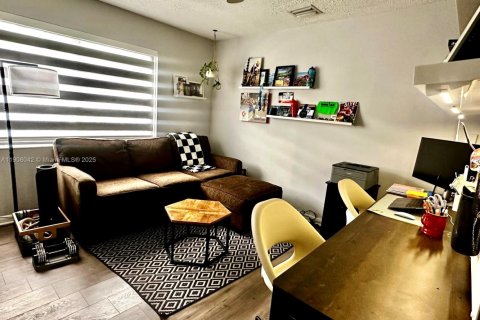 Casa en venta en Miami, Florida, 4 dormitorios, 203.55 m2 № 1966731 - foto 18