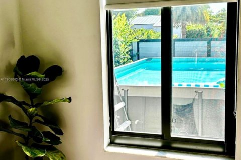 Casa en venta en Miami, Florida, 4 dormitorios, 203.55 m2 № 1966731 - foto 9