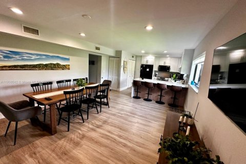 Casa en venta en Miami, Florida, 4 dormitorios, 203.55 m2 № 1966731 - foto 26