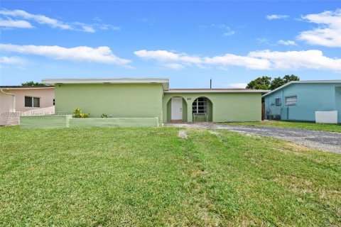 Casa en venta en Sunrise, Florida, 2 dormitorios, 97.27 m2 № 1762413 - foto 1
