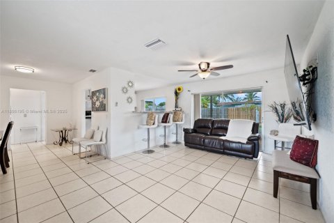 Casa en venta en Sunrise, Florida, 2 dormitorios, 97.27 m2 № 1762413 - foto 5