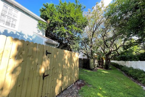 Copropriété à vendre à Temple Terrace, Floride: 2 chambres, 103.12 m2 № 1853232 - photo 19