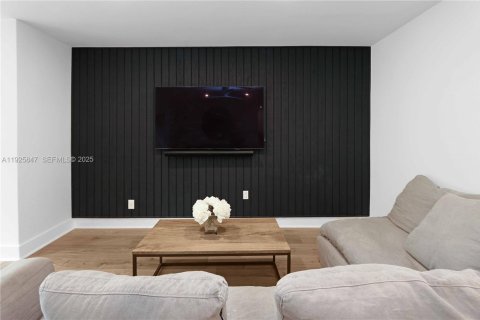 Купить виллу или дом в Холливуд, Флорида 2 спальни, 136.01м2, № 1985861 - фото 10