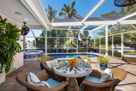 Villa ou maison à vendre à Sarasota, Floride: 3 chambres, 214.42 m2 № 2430731 - photo 3