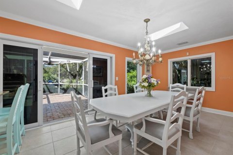 Villa ou maison à vendre à Sarasota, Floride: 3 chambres, 214.42 m2 № 2430731 - photo 11
