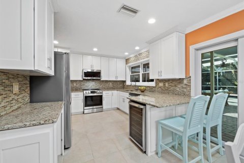 Villa ou maison à vendre à Sarasota, Floride: 3 chambres, 214.42 m2 № 2430731 - photo 10