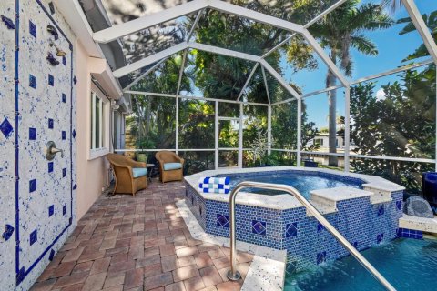 Villa ou maison à vendre à Sarasota, Floride: 3 chambres, 214.42 m2 № 2430731 - photo 25