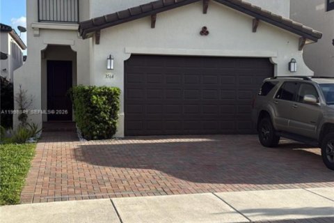 Купить виллу или дом в Хайалиа, Флорида 3 спальни, 212.84м2, № 2060699 - фото 2